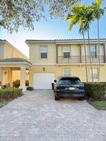 245 Fortuna Dr in Palm Beach Gardens, FL - Building Photo