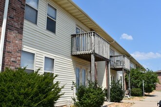 Glendale Park Apartments in Springfield, MO - Building Photo - Building Photo