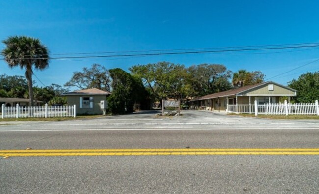 2536 Pineapple Ave in Melbourne, FL - Building Photo - Building Photo