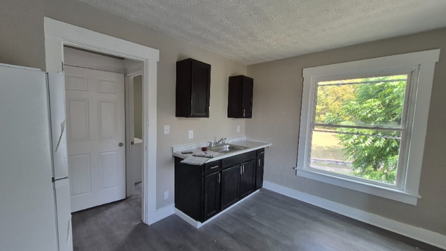 912 Riverview Terrace, Unit 912 UPPER in Dayton, OH - Building Photo - Building Photo