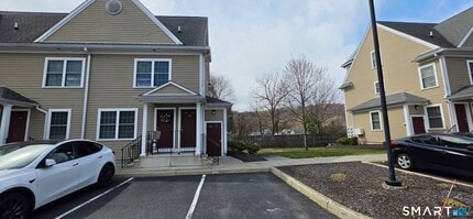 20 Orchard St in Brookfield, CT - Building Photo - Building Photo