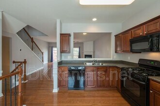 1369 Thornborough Dr in Alpharetta, GA - Building Photo - Building Photo