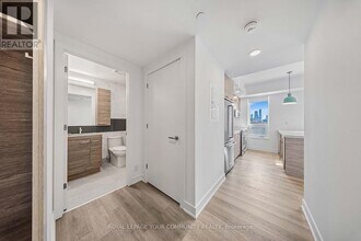 484-484 Spadina Ave. in Toronto, ON - Building Photo - Building Photo