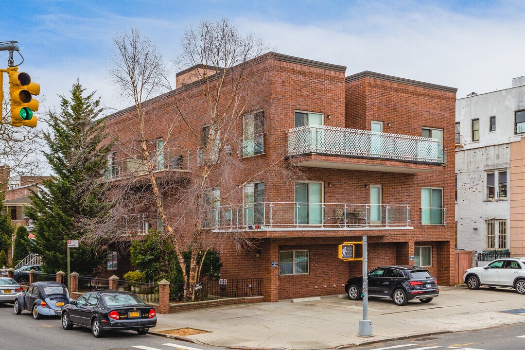 6701 19th Ave in Brooklyn, NY - Foto de edificio