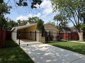 4843 Culmore Dr in Houston, TX - Building Photo
