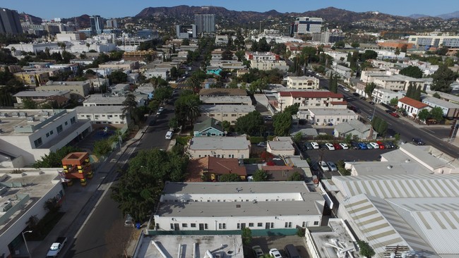 1114-1116 1/2 Tamarind Ave in Los Angeles, CA - Foto de edificio - Building Photo