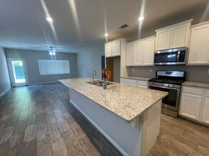 5202 Phisto Pl in Bakersfield, CA - Foto de edificio - Building Photo