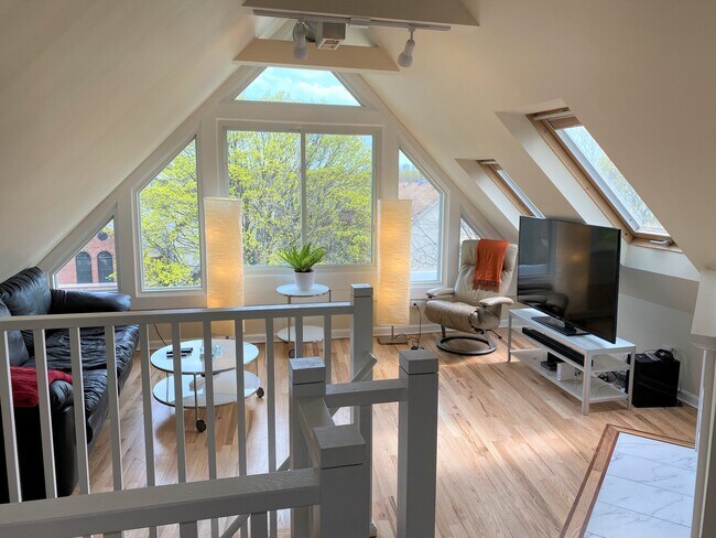 3326 N Bell Ave, Unit 4 in Chicago, IL - Building Photo - Building Photo