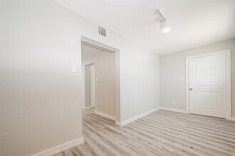 1912 Gentry St in Houston, TX - Building Photo - Building Photo