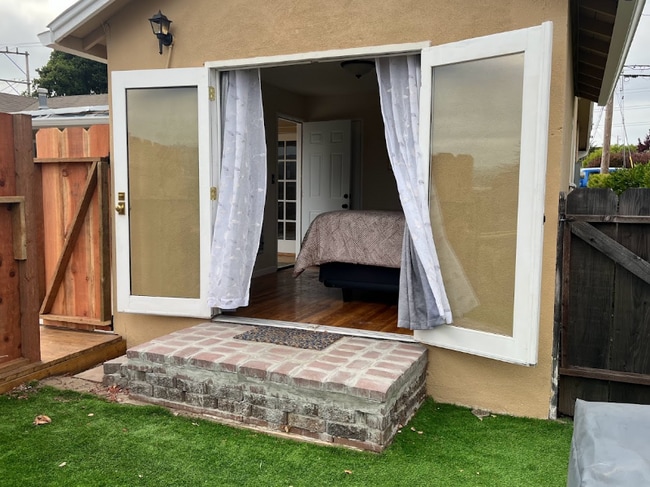 950 Portola Dr in Del Rey Oaks, CA - Building Photo - Building Photo