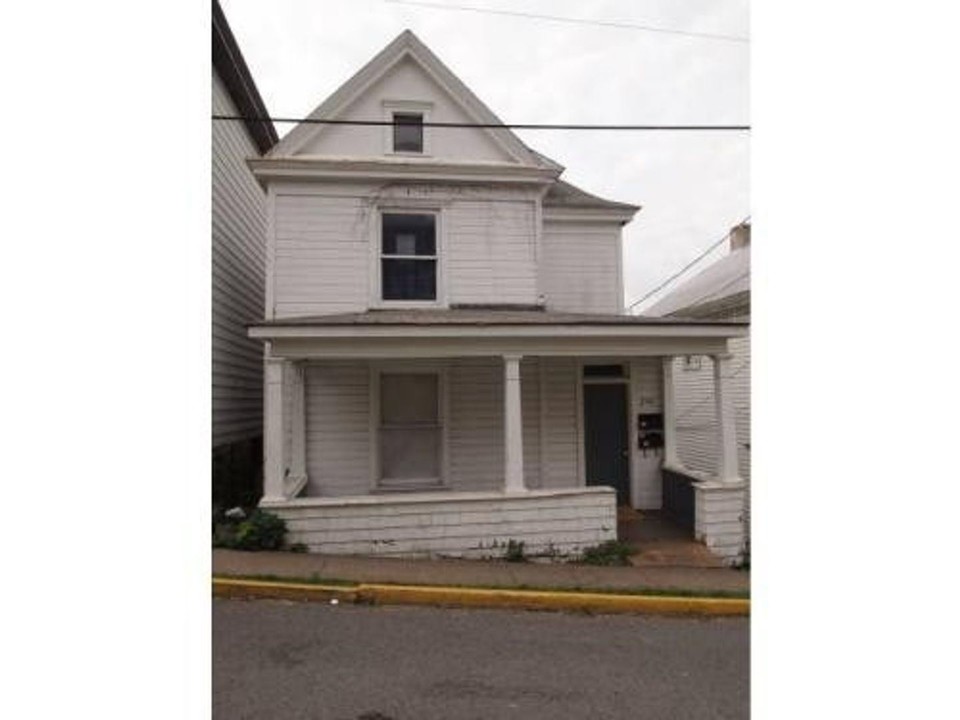 290 Wiles St in Morgantown, WV - Building Photo