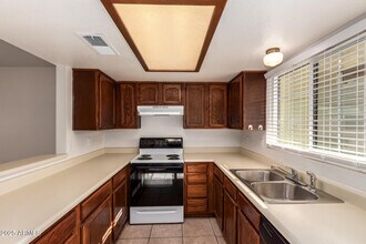 6606 W Jamaica Dr in Glendale, AZ - Building Photo - Building Photo