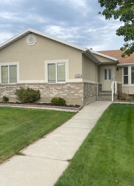 1564 N 250 W in Lehi, UT - Building Photo