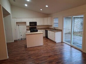 8105 Chesham Dr in Rowlett, TX - Building Photo - Building Photo