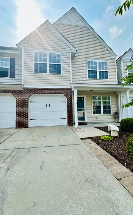 316 Wembley Way in Murrells Inlet, SC - Building Photo