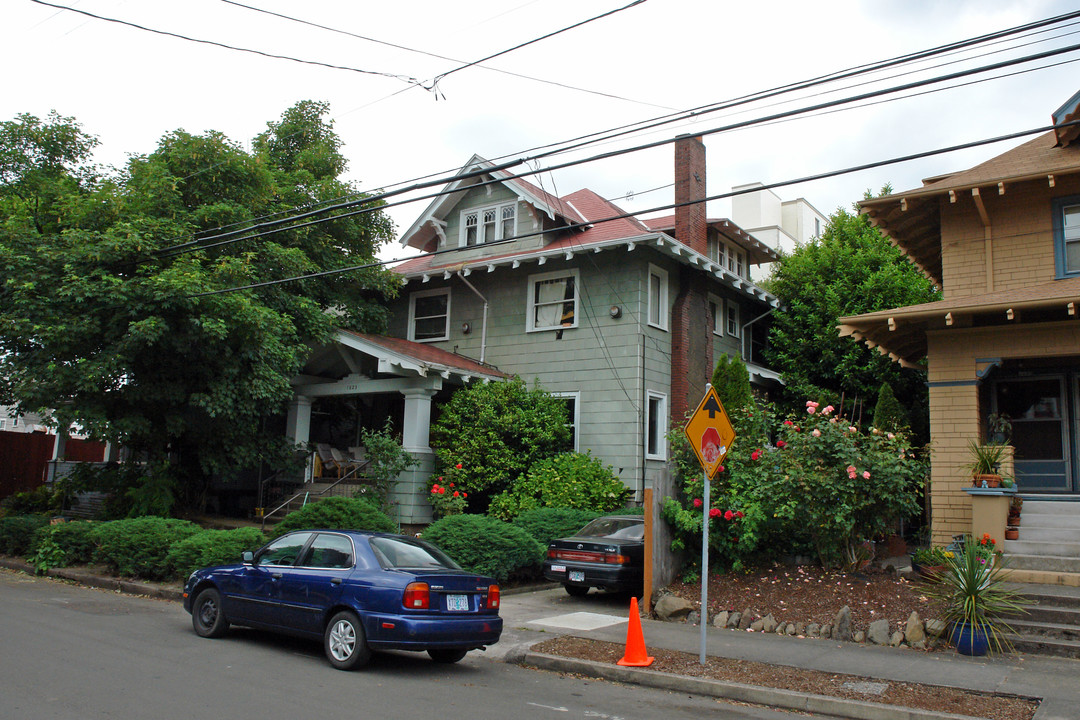 1623 NE Couch St in Portland, OR - Building Photo