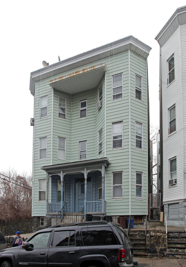 30 Caroline Ave in Yonkers, NY - Building Photo - Building Photo