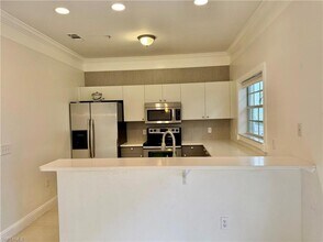 3294 Megan Ln in Naples, FL - Building Photo - Building Photo