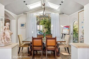 325 Camden Pl in Laguna Beach, CA - Building Photo