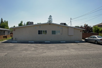 Bella Terra Apartments in Winton, CA - Foto de edificio - Building Photo