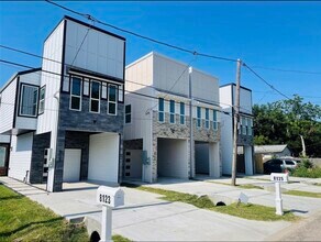 8131 St Louis St in Houston, TX - Building Photo - Building Photo