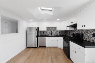 45 Wolfle St in Glen Cove, NY - Building Photo - Building Photo