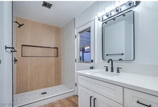 3676 N Braewood Ave in Las Vegas, NV - Building Photo - Building Photo