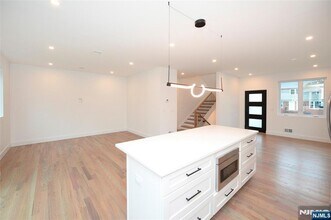 56 Gordon Ave in Tenafly, NJ - Building Photo - Building Photo