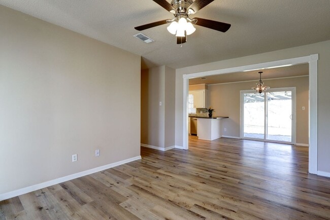 1717 Richmond Rd in Texarkana, TX - Building Photo - Building Photo