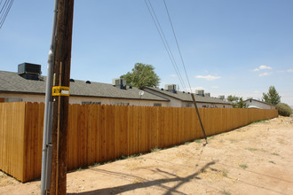 16511 Bear Valley Rd in Victorville, CA - Building Photo - Building Photo