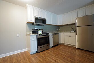 971 Fellsway, Unit 9 in Medford, MA - Foto de edificio - Building Photo