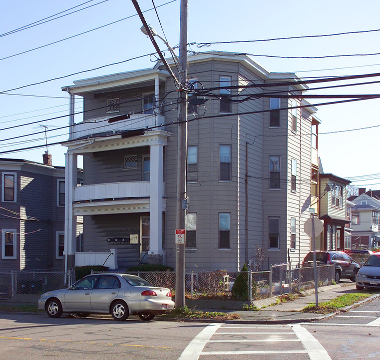 3-unit MF in Quincy, MA - Building Photo