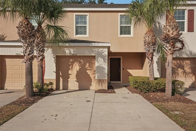 9833 Hound Chase Dr in Gibsonton, FL - Building Photo - Building Photo
