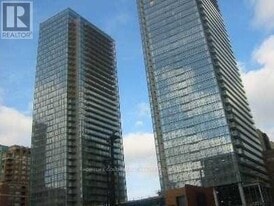 37 Grosvenor St in Toronto, ON - Building Photo