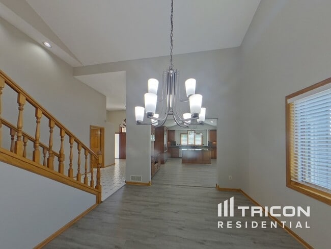 9476 Barrington Rd in Woodbury, MN - Building Photo - Building Photo