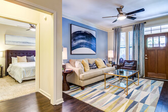 The Reserve at Johns Creek Walk in Johns Creek, GA - Foto de edificio - Building Photo