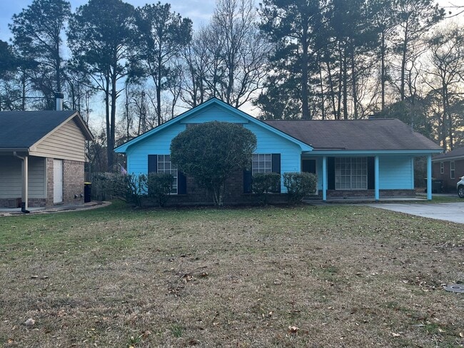 property at 171 Greenbriar Ct