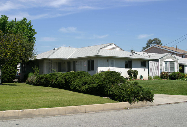 425-433 E Puente St in Covina, CA - Building Photo - Building Photo