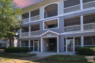 The Columns at Bear Creek in New Port Richey, FL - Building Photo - Building Photo