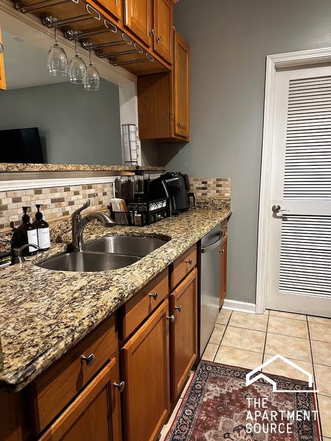 811 S Kedzie Ave, Unit GDN in Chicago, IL - Foto de edificio - Building Photo