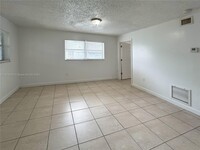 719 NE 86th St in Miami, FL - Building Photo - Building Photo