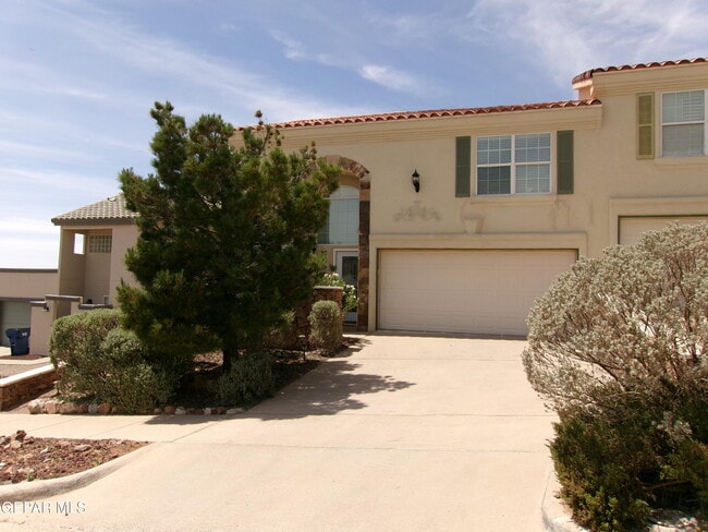 6262 Escondido Dr