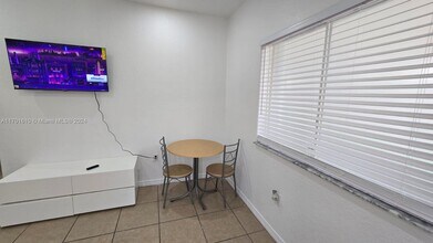 604 SE 12th Ter-Unit -1 in Homestead, FL - Building Photo - Building Photo