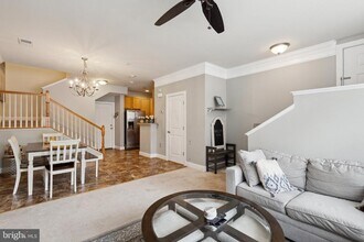 15211 Lancashire Dr in Woodbridge, VA - Building Photo - Building Photo