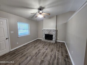 103 Hampton Ct in Jacksonville, NC - Foto de edificio - Building Photo