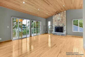 406 9th St in Mukilteo, WA - Building Photo - Building Photo