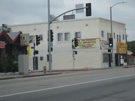 7675-7679 S San Pedro St Apartments