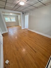 37 Mead St in Manchester, NH - Building Photo - Building Photo