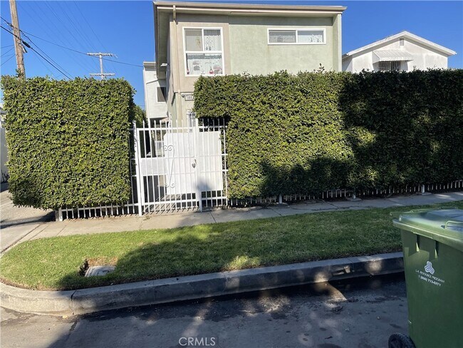 property at 109 E 95th St
