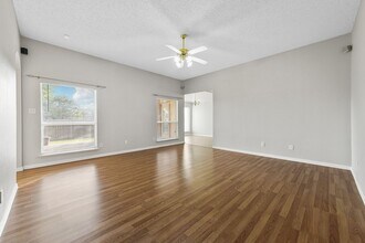 951 Aaron Dr in Burleson, TX - Building Photo - Building Photo
